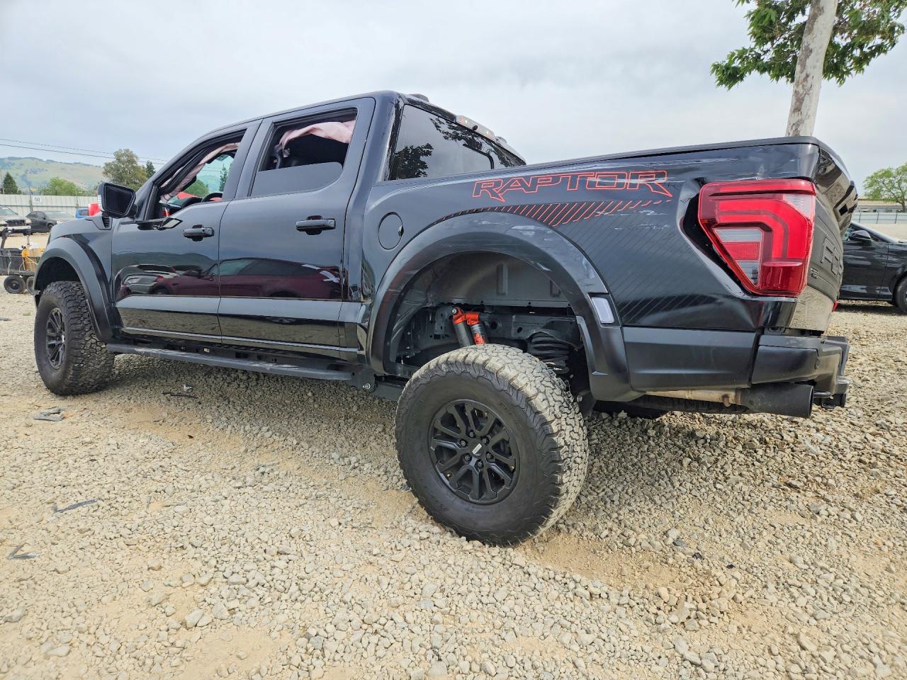 2025 FORD F150 RAPTOR photo 2