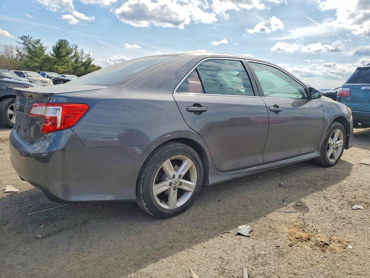 2012 TOYOTA CAMRY SE photo 7