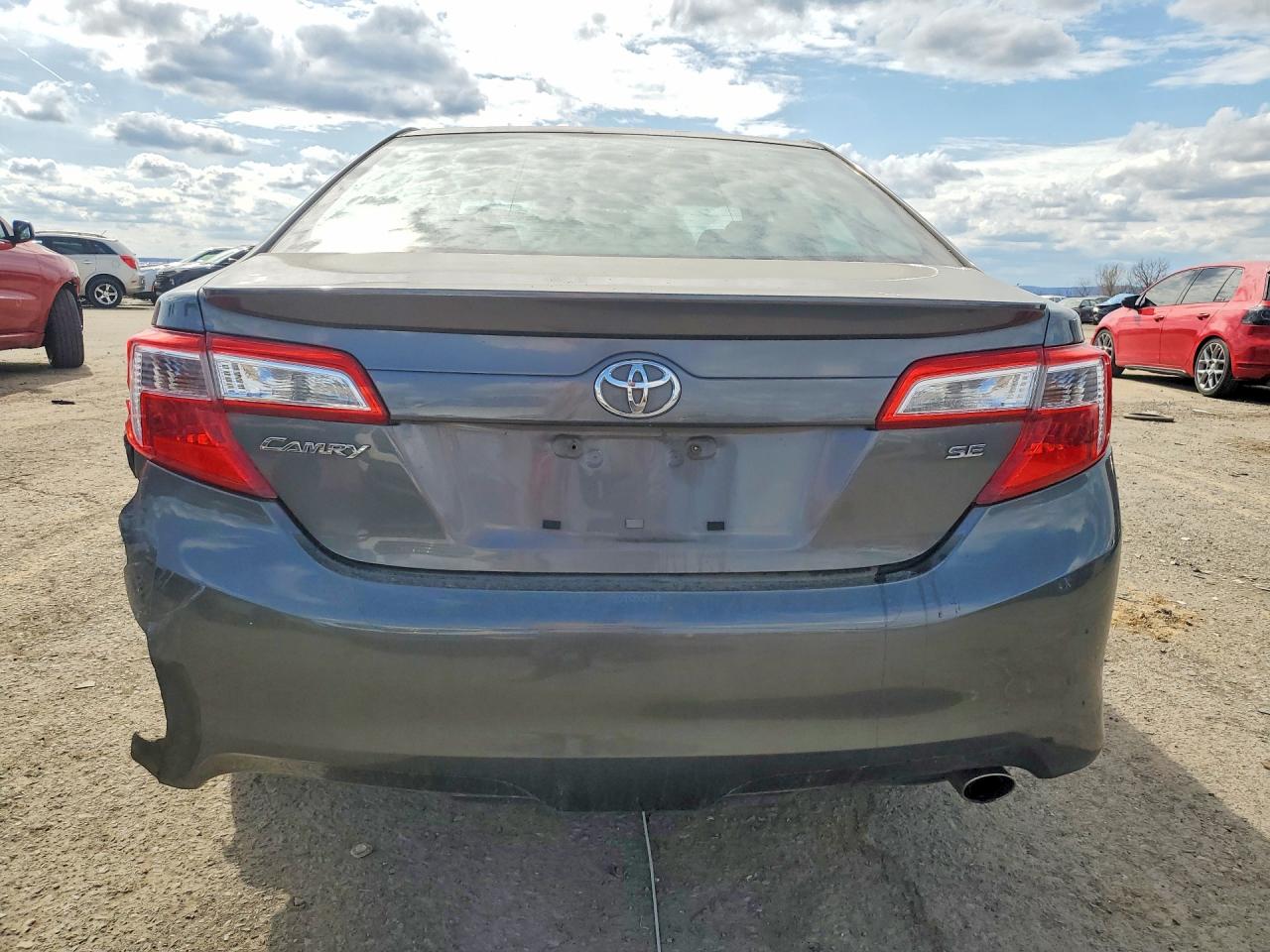 2012 TOYOTA CAMRY SE photo 16