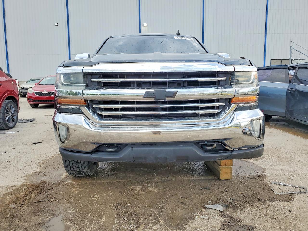 2017 CHEVROLET SILVERADO K1500 LT photo 5
