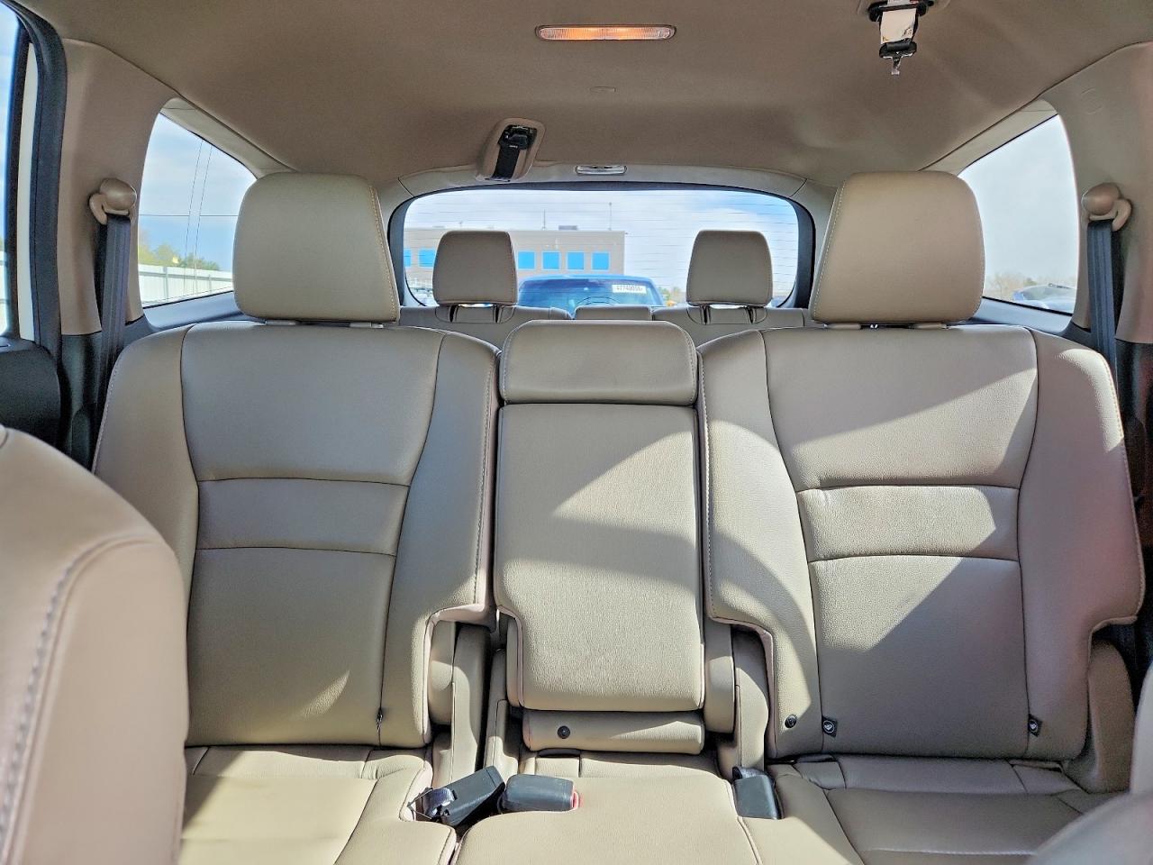 2016 HONDA PILOT EXL photo 28