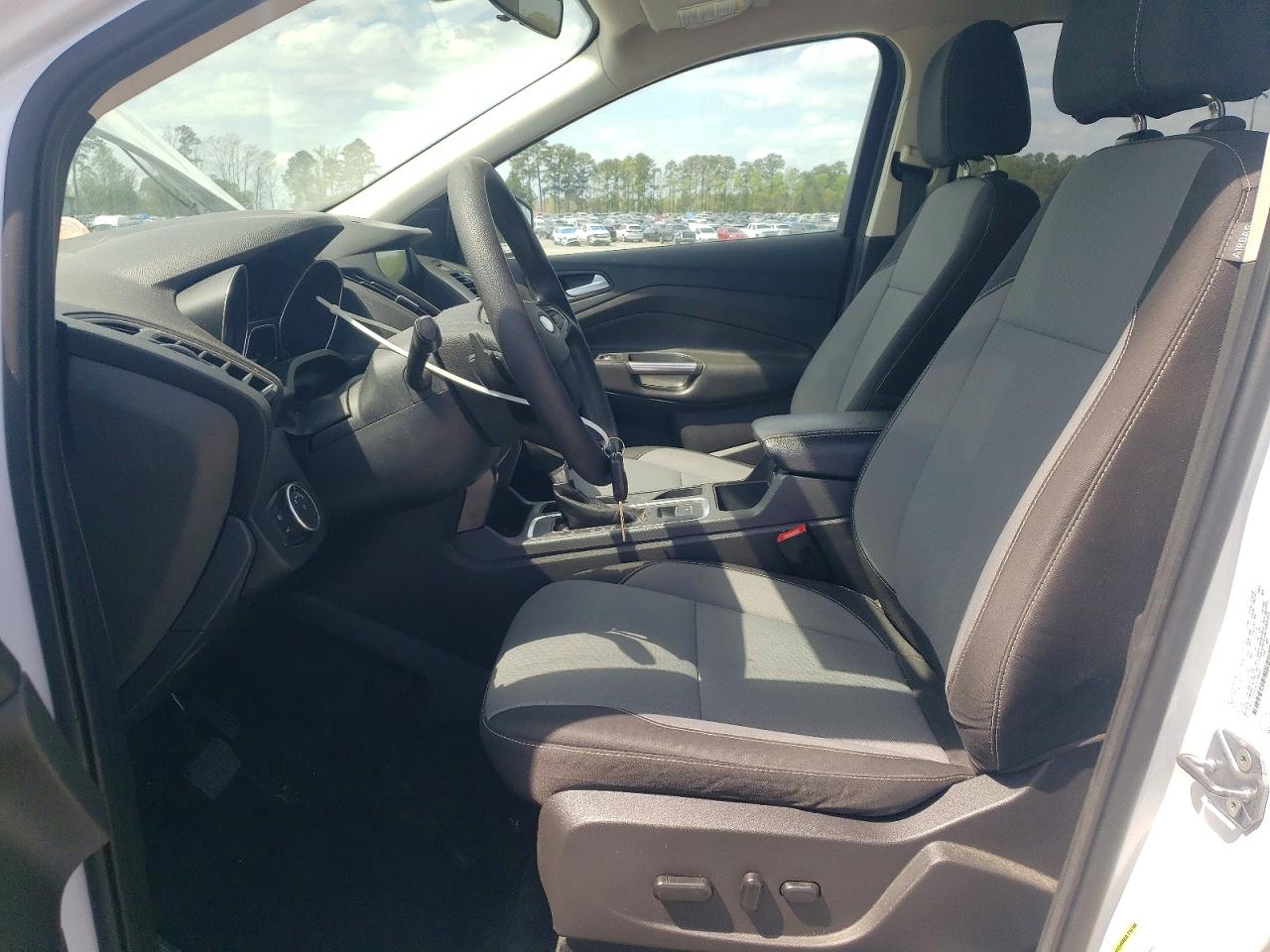 2017 FORD ESCAPE SE photo 19