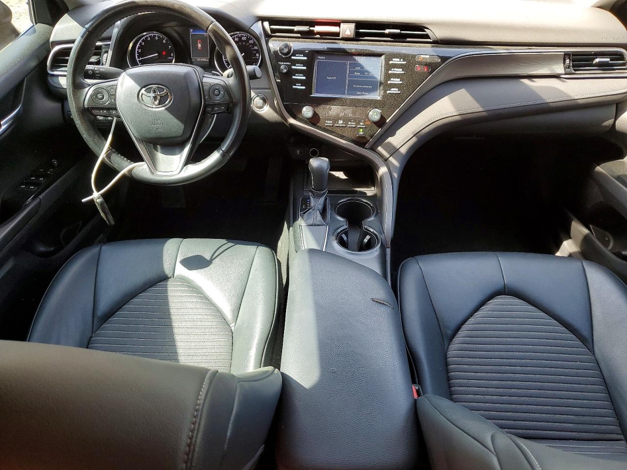 2019 TOYOTA CAMRY SE photo 15