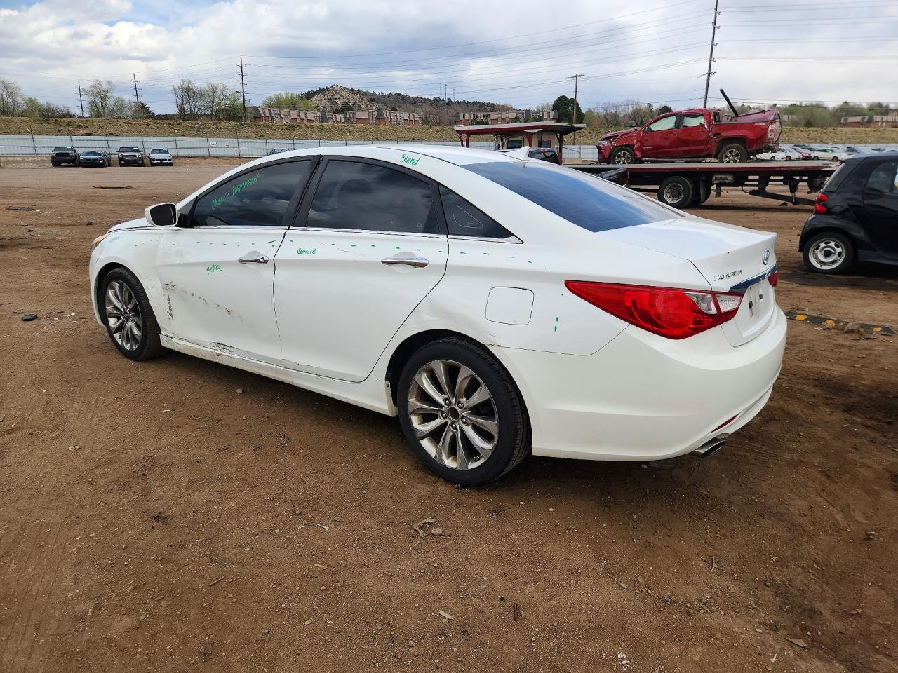 2011 HYUNDAI SONATA SE photo 4
