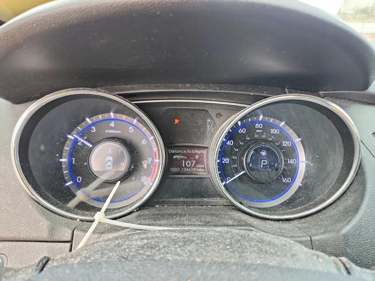 2011 HYUNDAI SONATA SE photo 25