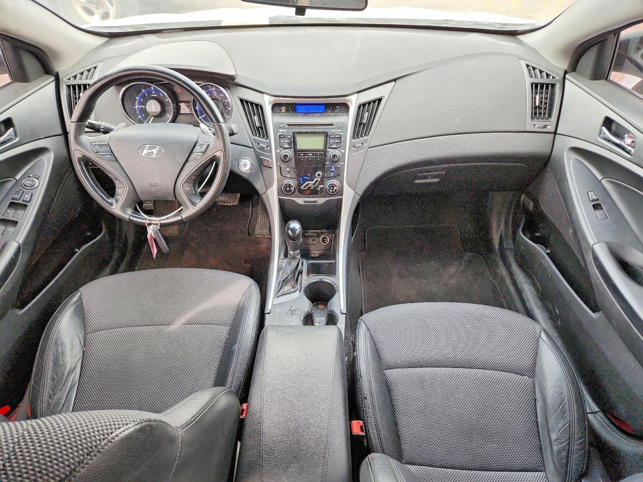 2011 HYUNDAI SONATA SE photo 22