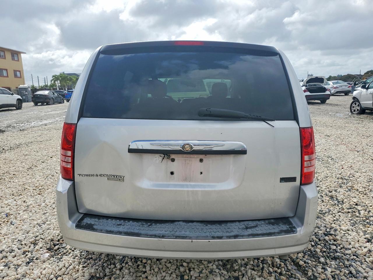 2008 CHRYSLER TOWN & COUNTRY LX photo 16