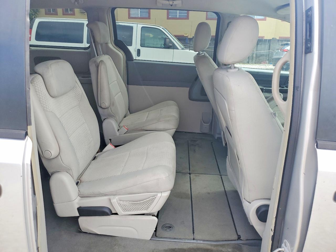 2008 CHRYSLER TOWN & COUNTRY LX photo 31