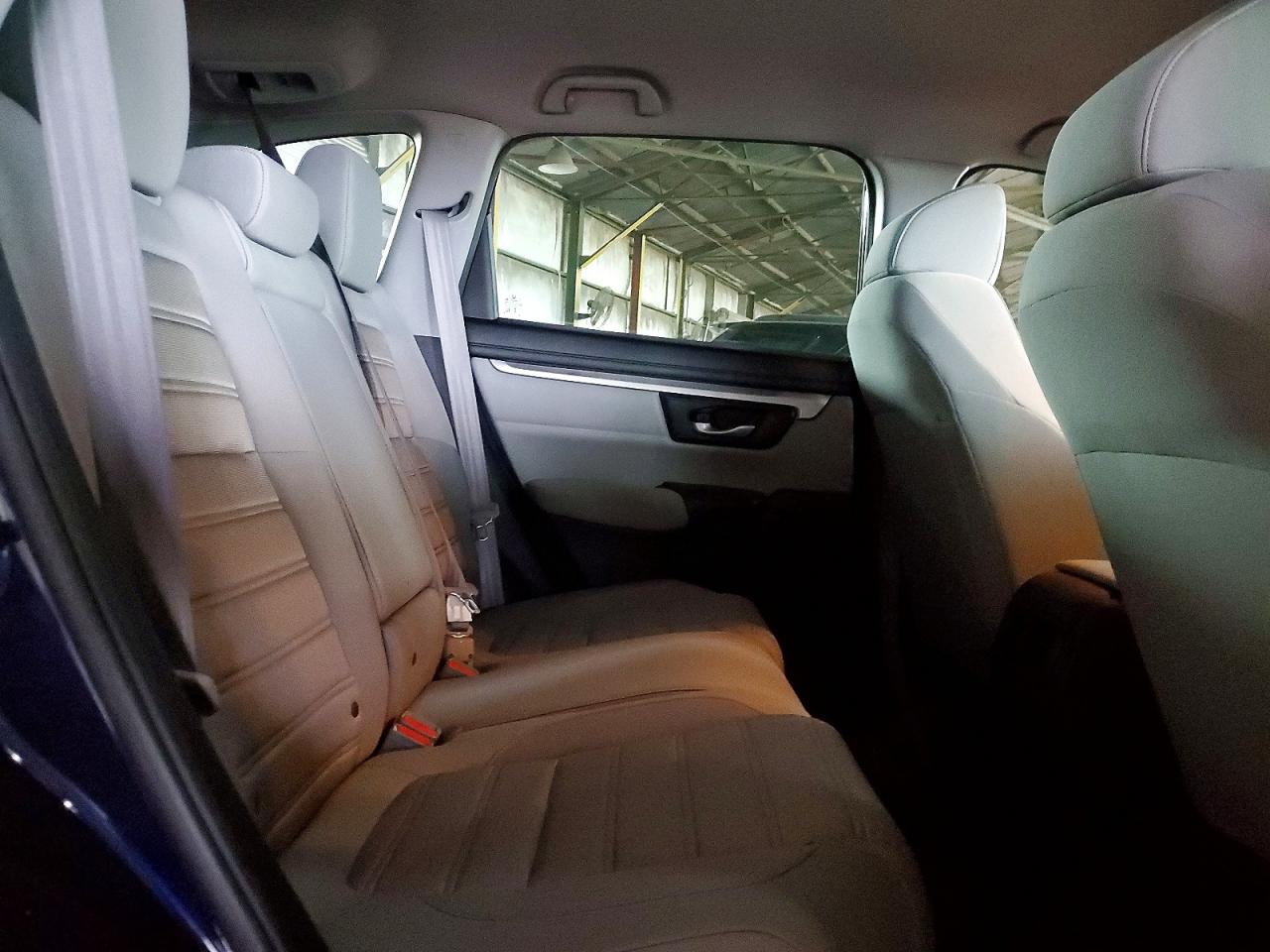 2017 HONDA CR-V LX photo 10
