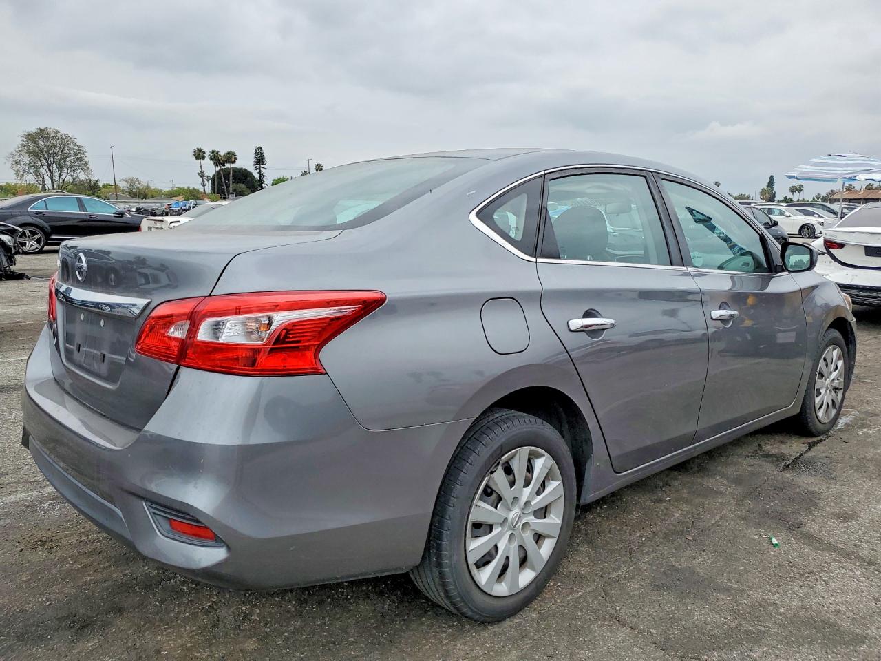 2017 NISSAN SENTRA S photo 5