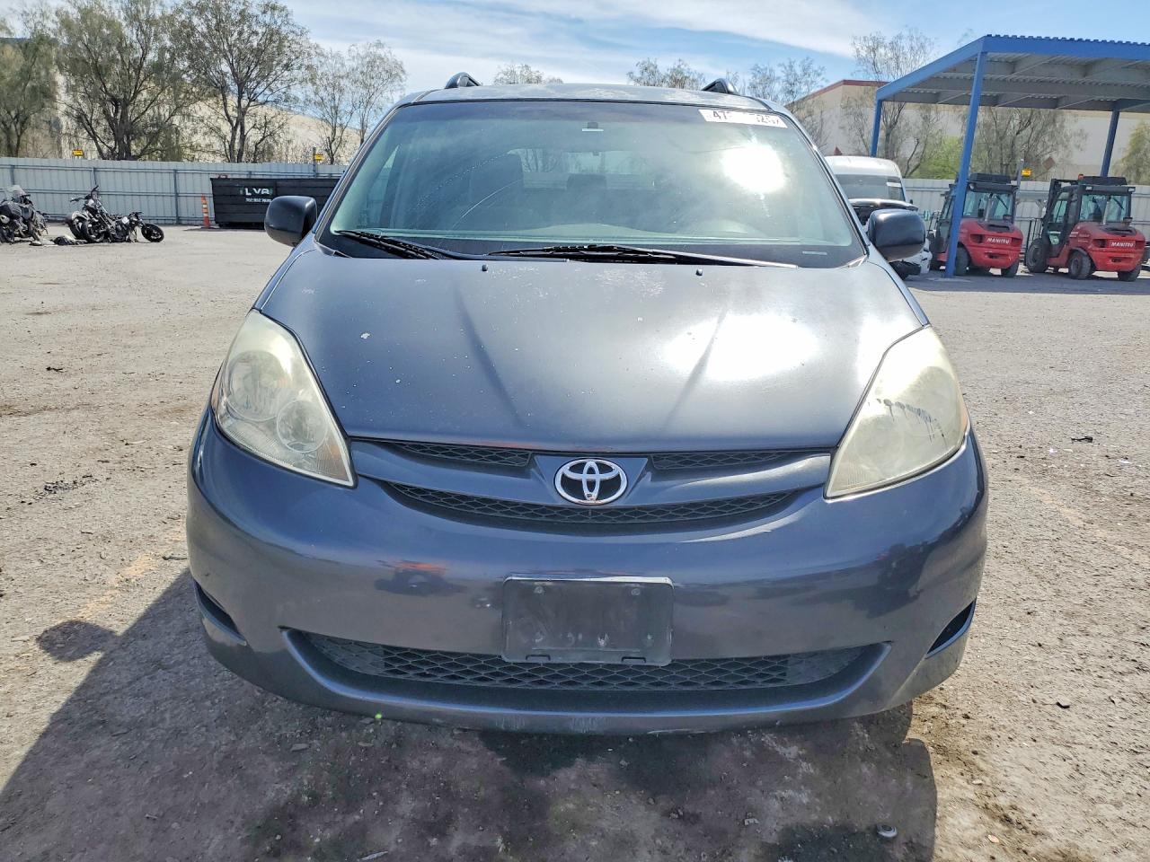 2006 TOYOTA SIENNA LE 8 PASSENGER photo 9