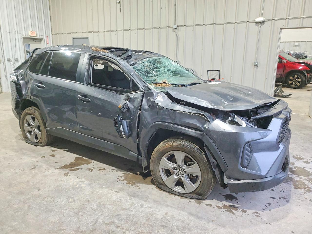 2024 TOYOTA RAV4 XLE photo 4