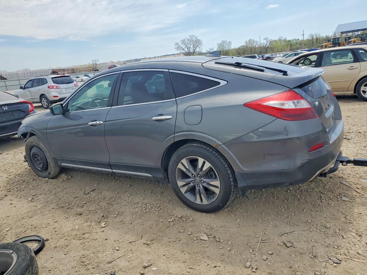 2014 HONDA CROSSTOUR photo 2