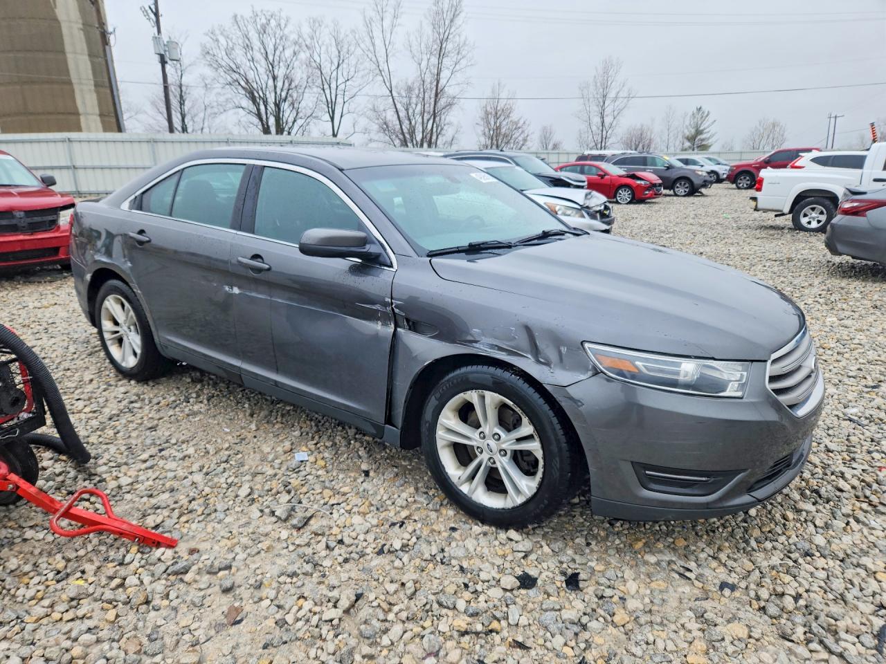 2015 FORD TAURUS SEL photo 4