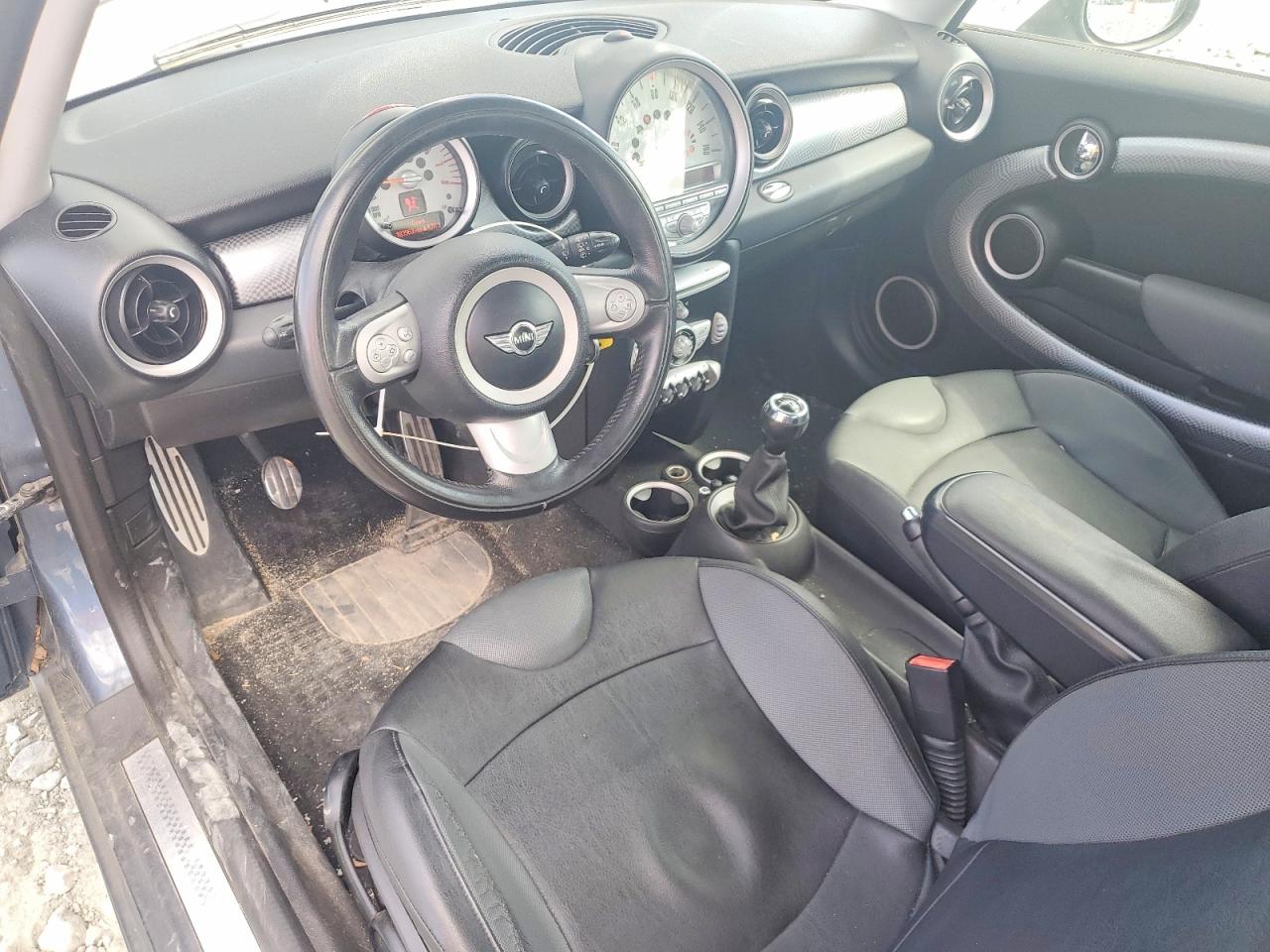 2010 MINI COOPER S photo 8