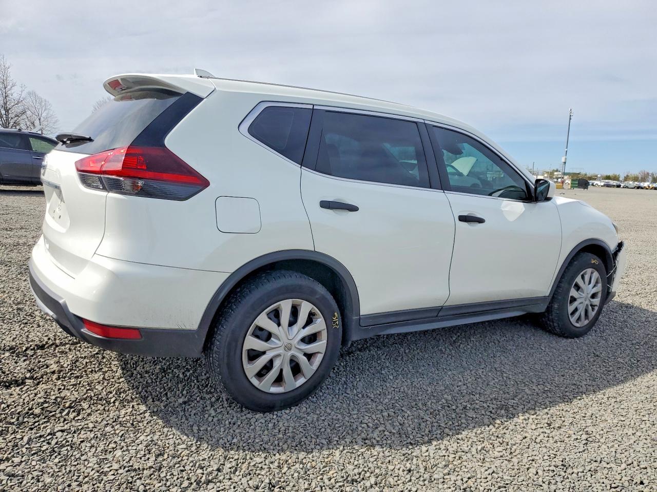 2020 NISSAN ROGUE S photo 5