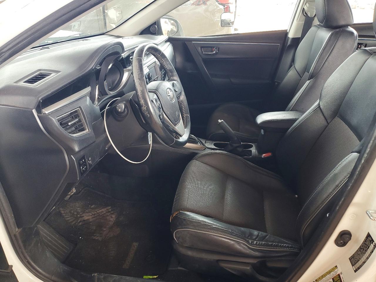 2014 TOYOTA COROLLA S photo 19