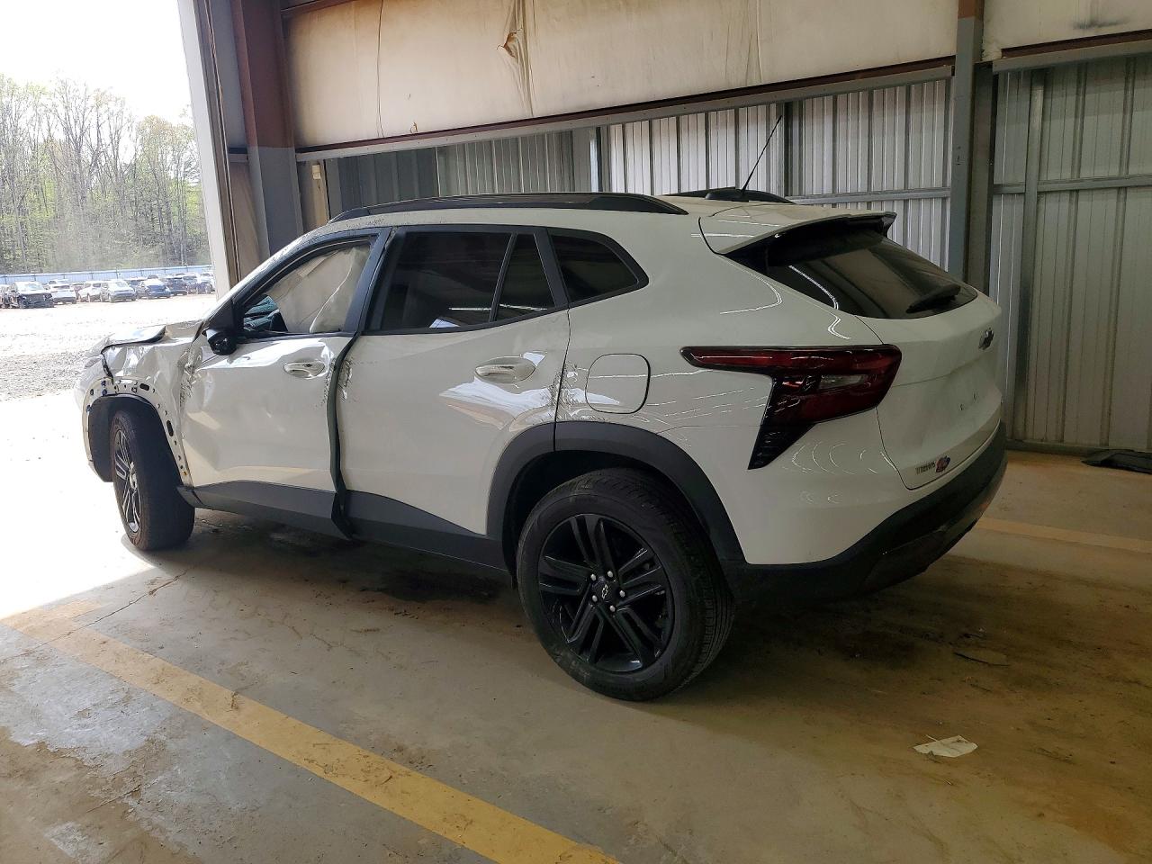2025 CHEVROLET TRAX ACTIV photo 2
