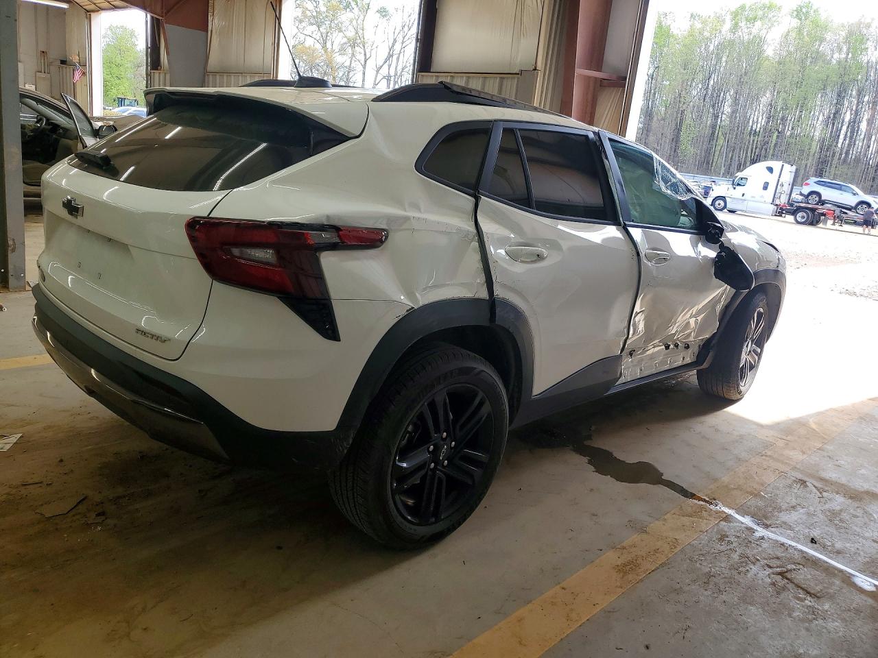 2025 CHEVROLET TRAX ACTIV photo 3