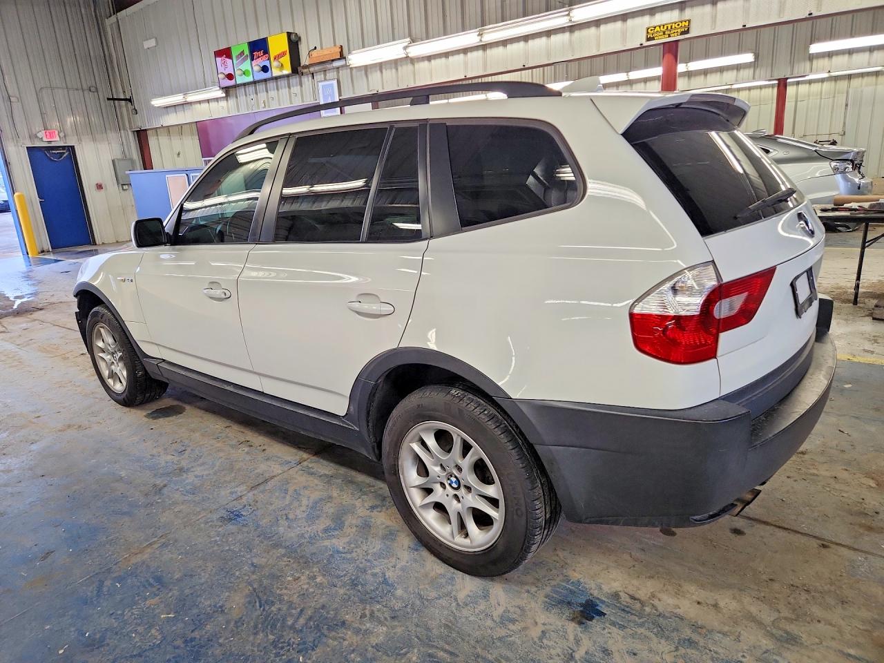 2004 BMW X3 2.5I photo 2