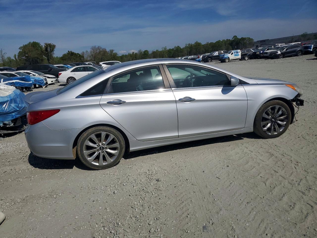 2013 HYUNDAI SONATA SE photo 5
