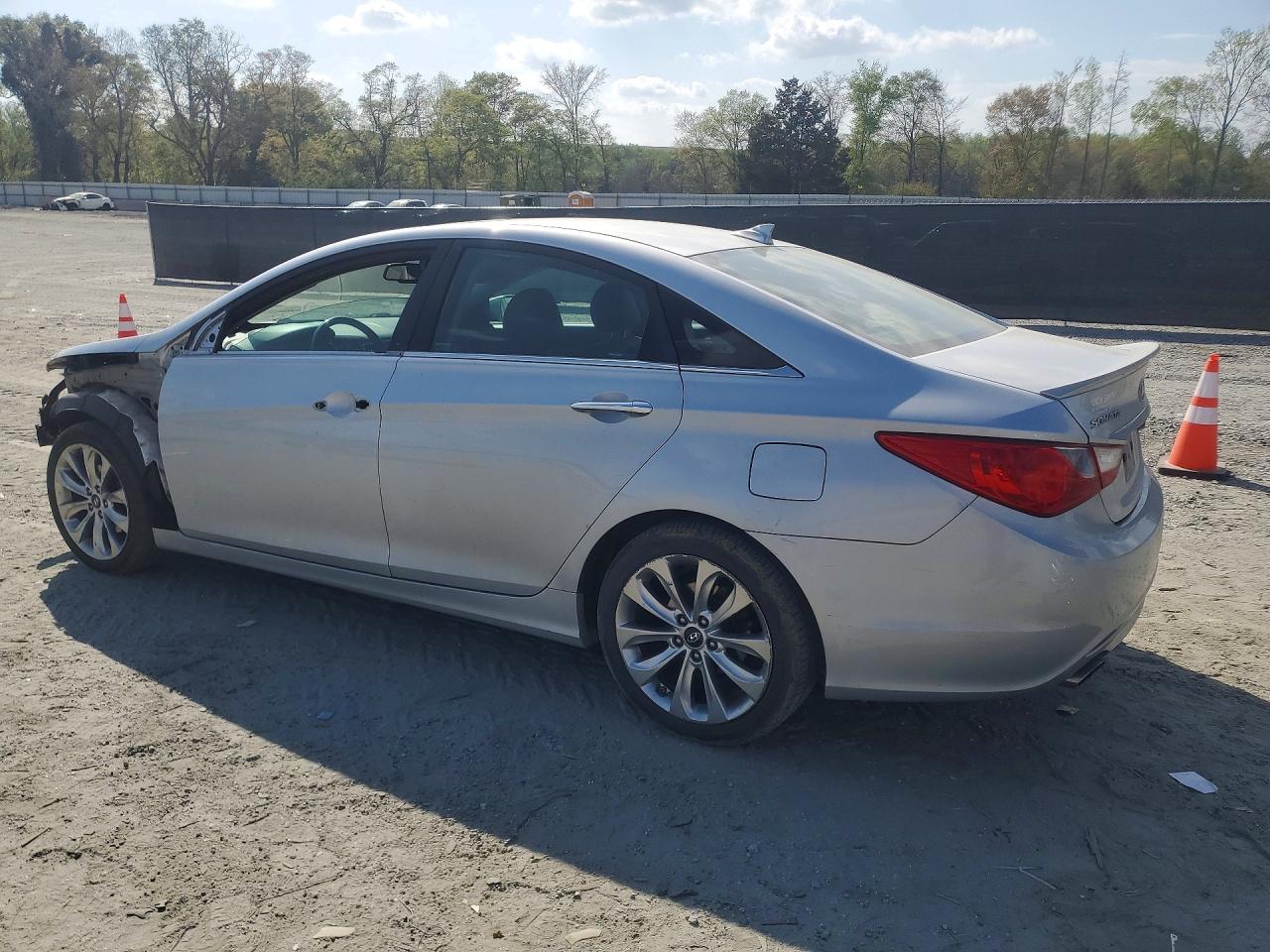 2013 HYUNDAI SONATA SE photo 3