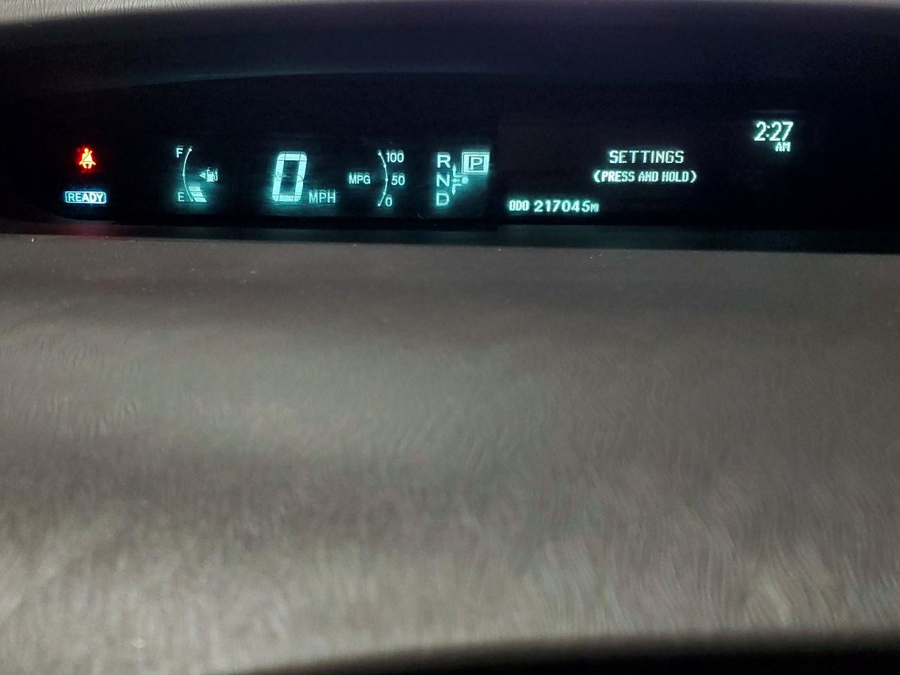 2010 TOYOTA PRIUS V photo 17