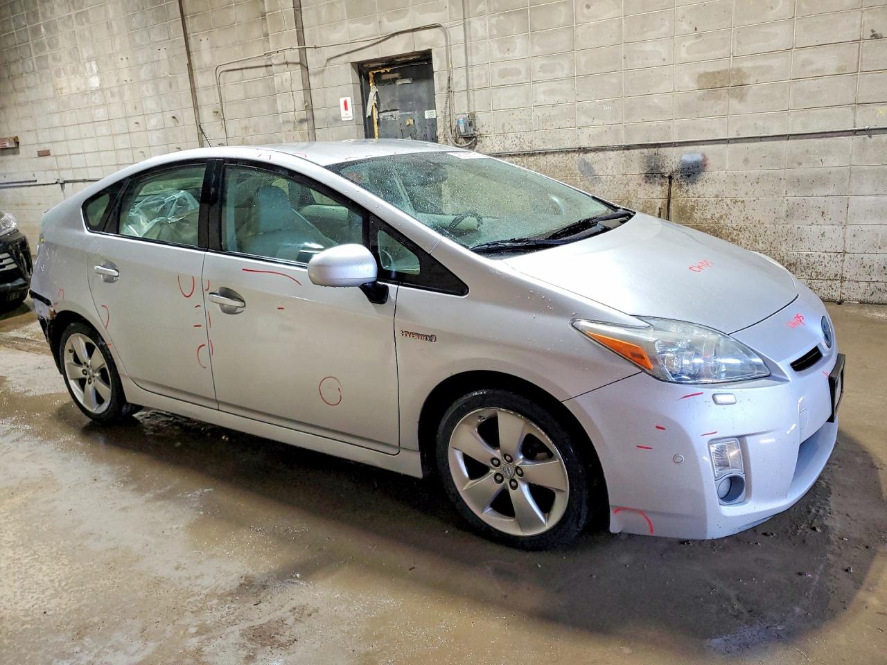 2010 TOYOTA PRIUS V photo 7