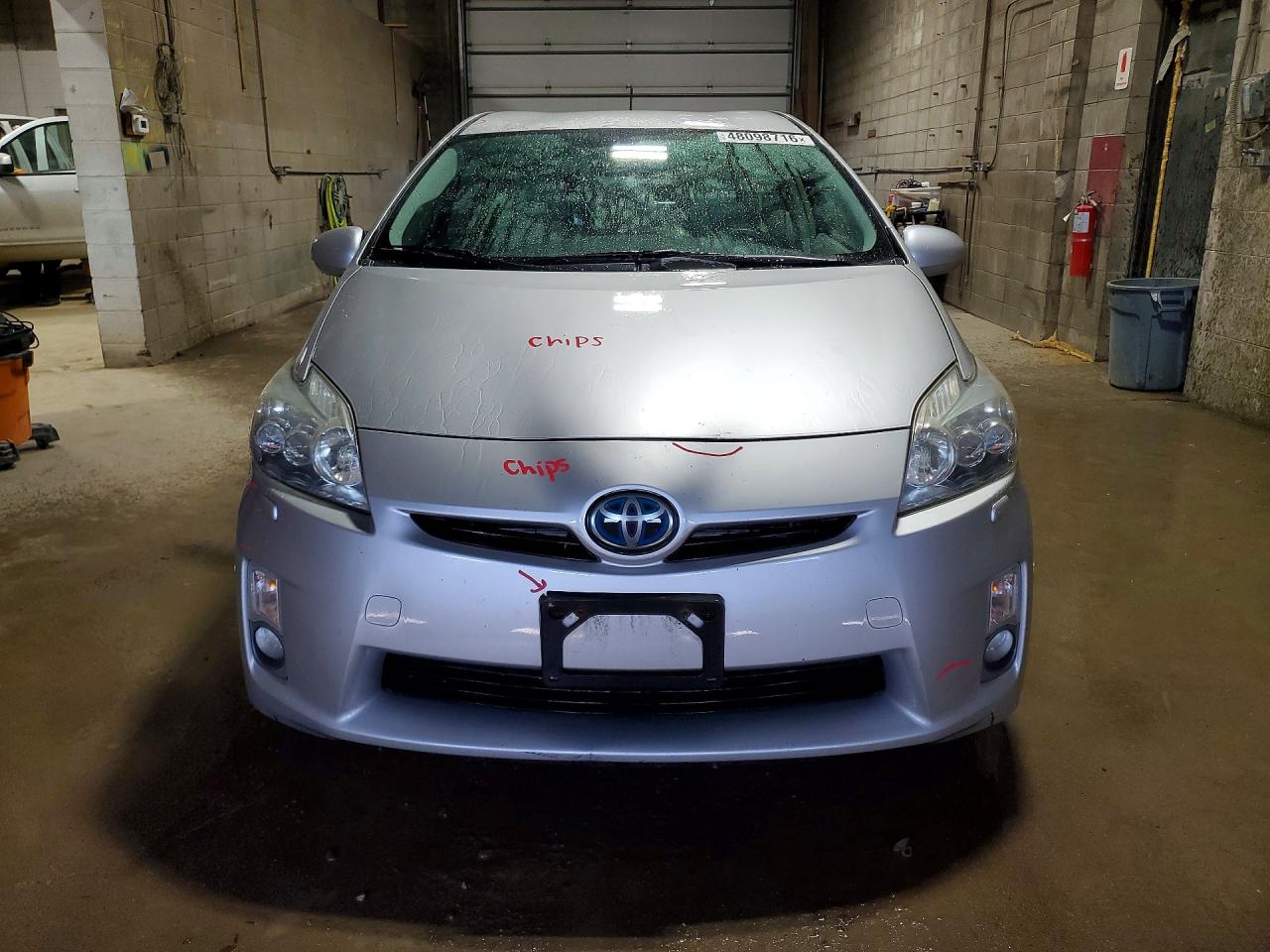 2010 TOYOTA PRIUS V photo 9