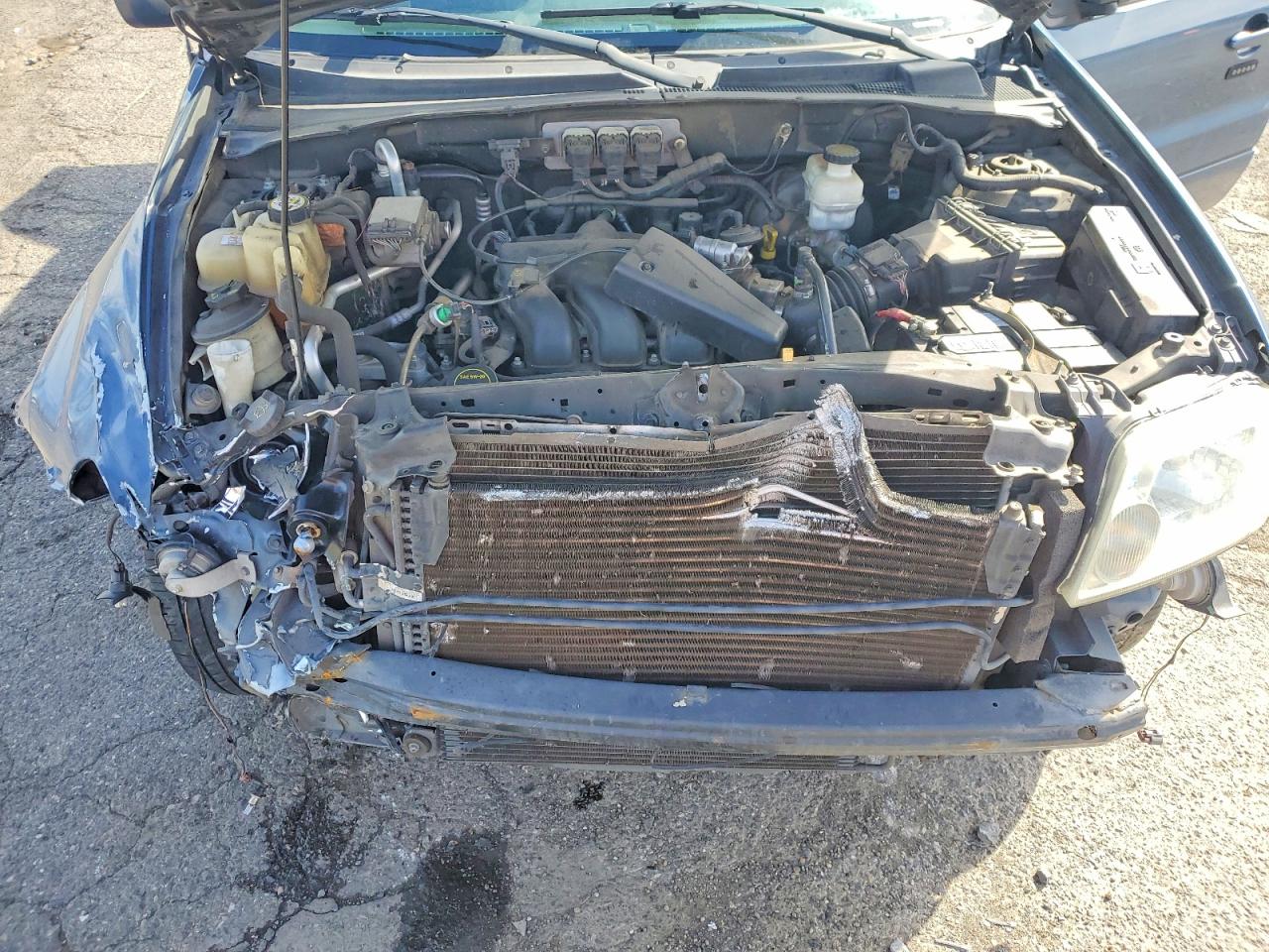 2005 MERCURY MARINER photo 21
