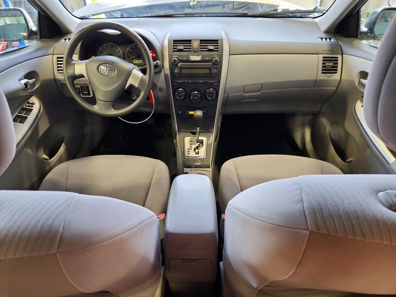 2010 TOYOTA COROLLA LE photo 15