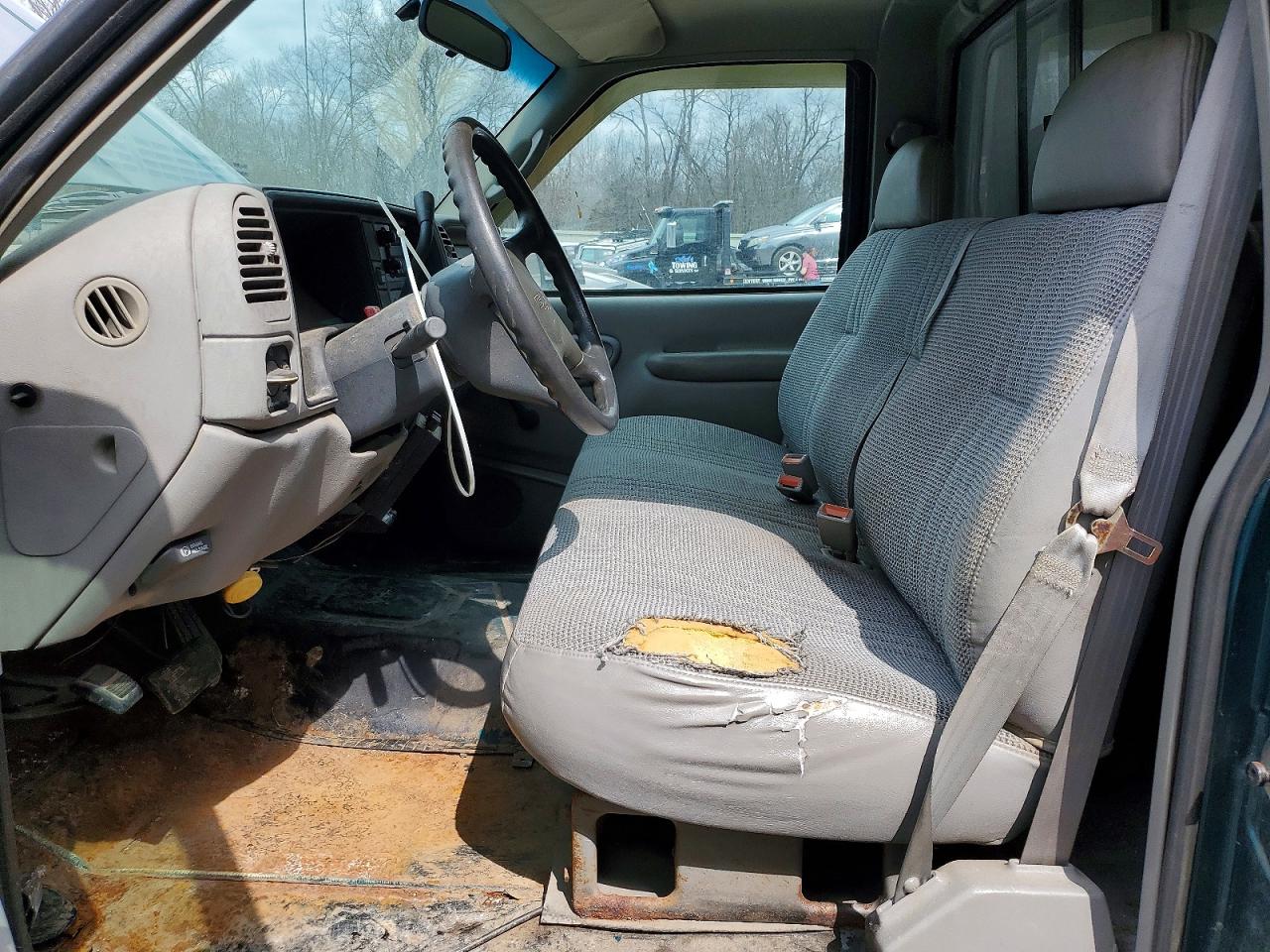 1998 GMC SIERRA C2500 photo 19