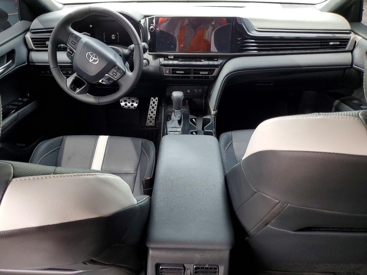 2026 TOYOTA CAMRY SE photo 15