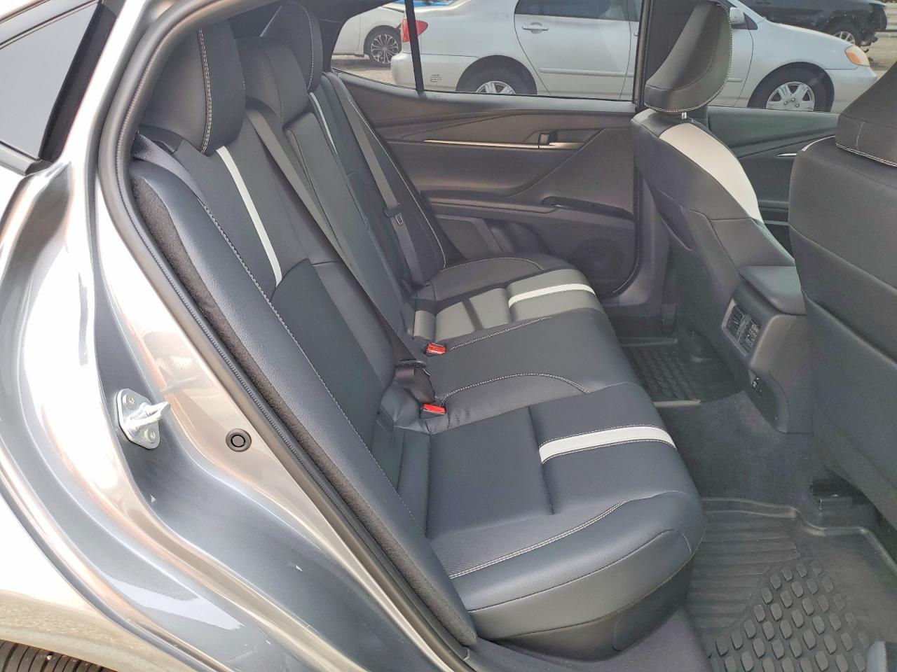 2026 TOYOTA CAMRY SE photo 19