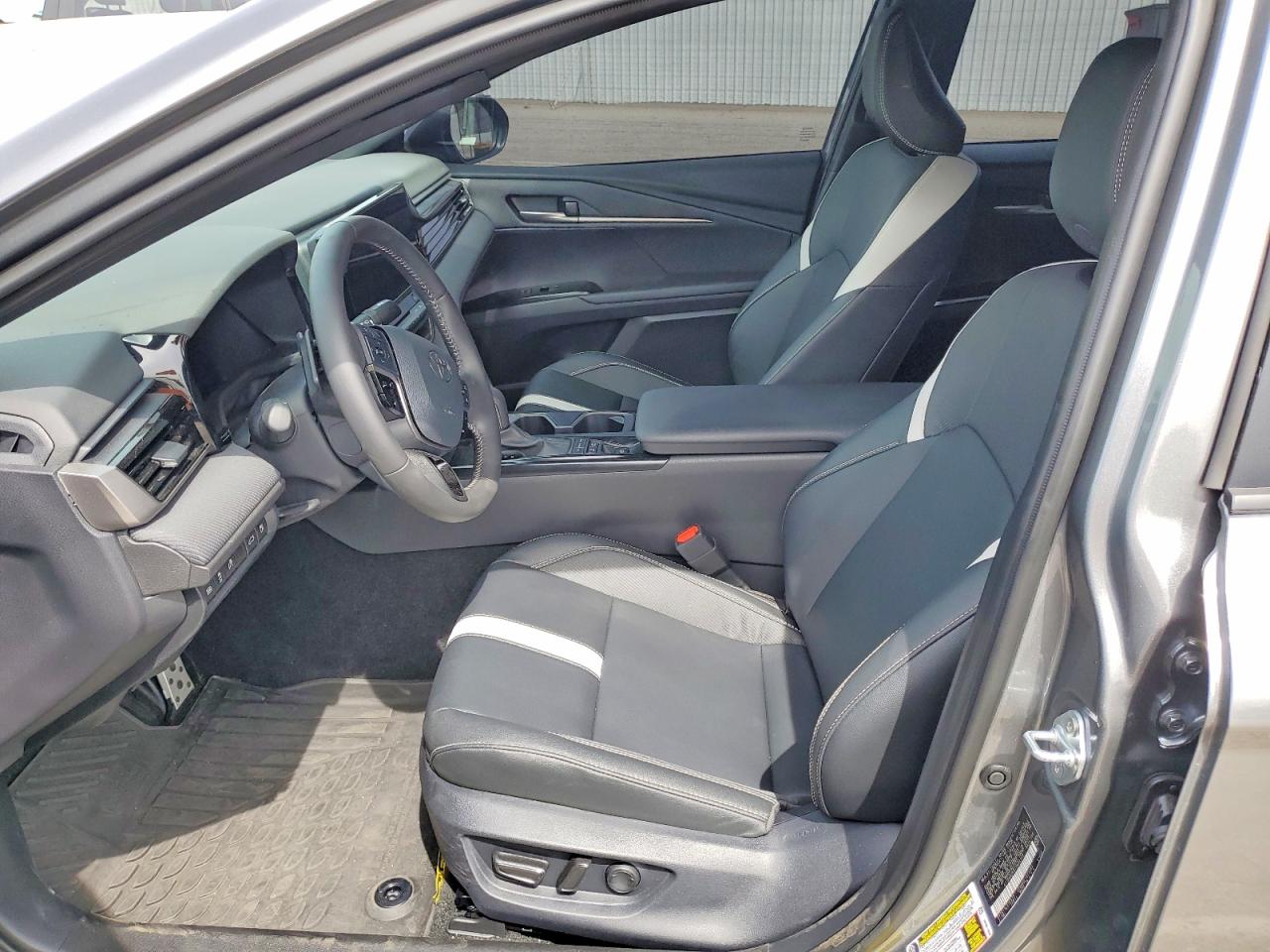 2026 TOYOTA CAMRY SE photo 13