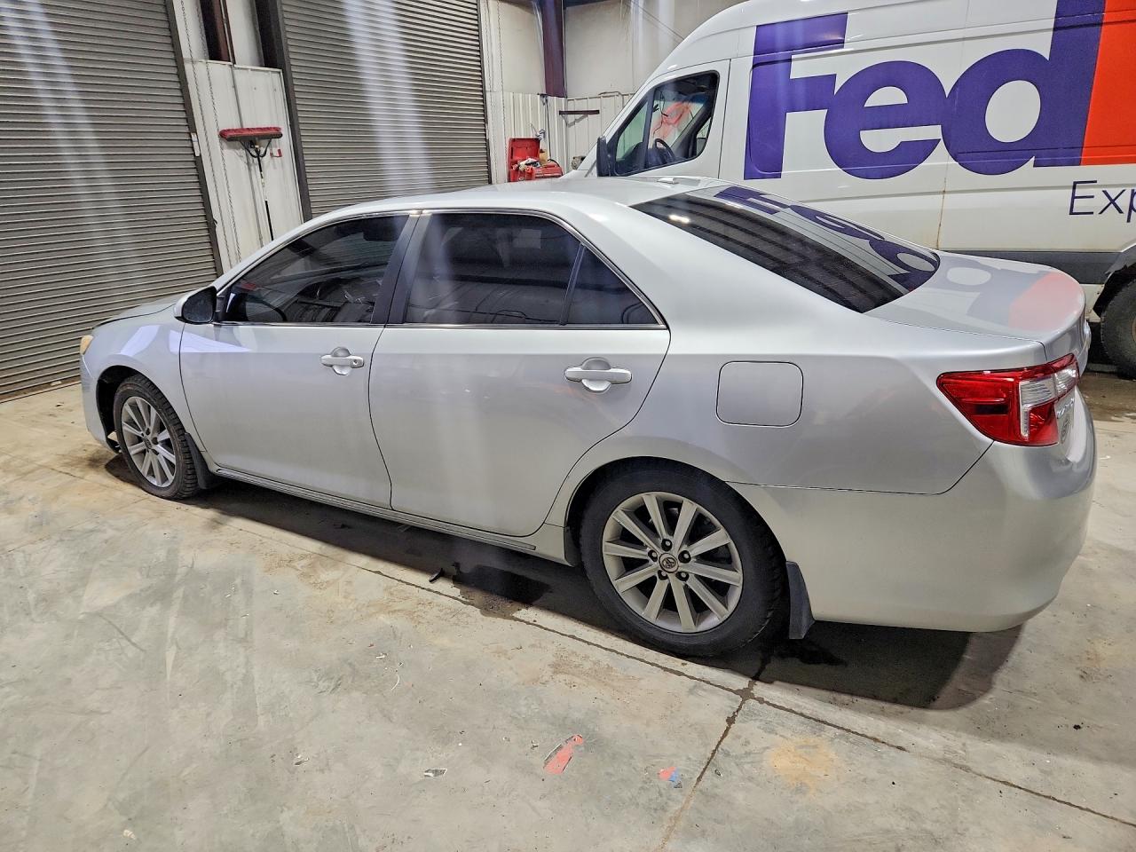 2014 TOYOTA CAMRY XLE V6 photo 3