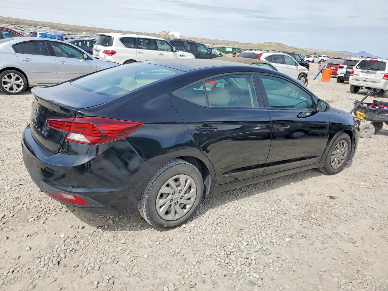 2019 HYUNDAI ELANTRA SE photo 5