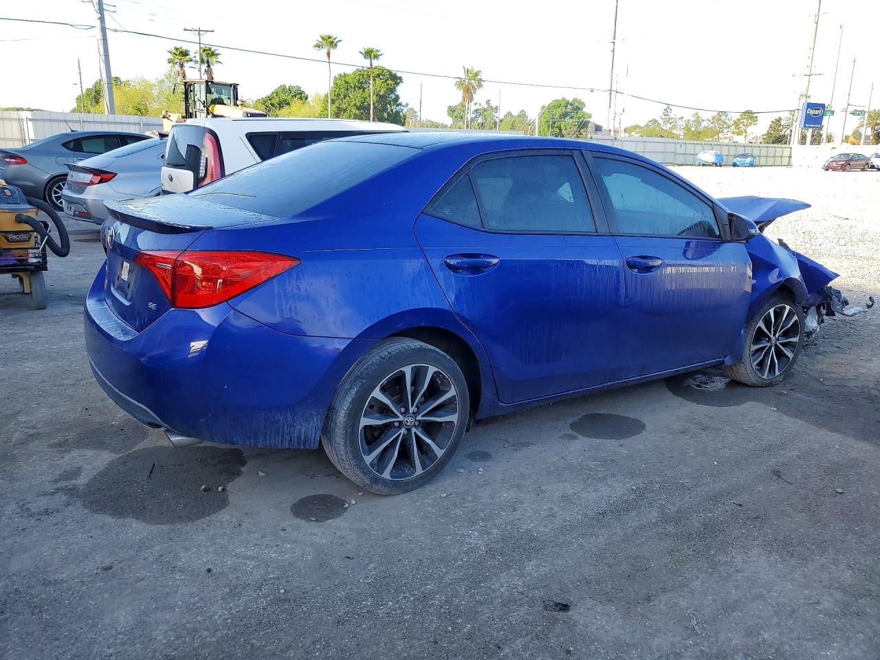 2018 TOYOTA COROLLA SE photo 3
