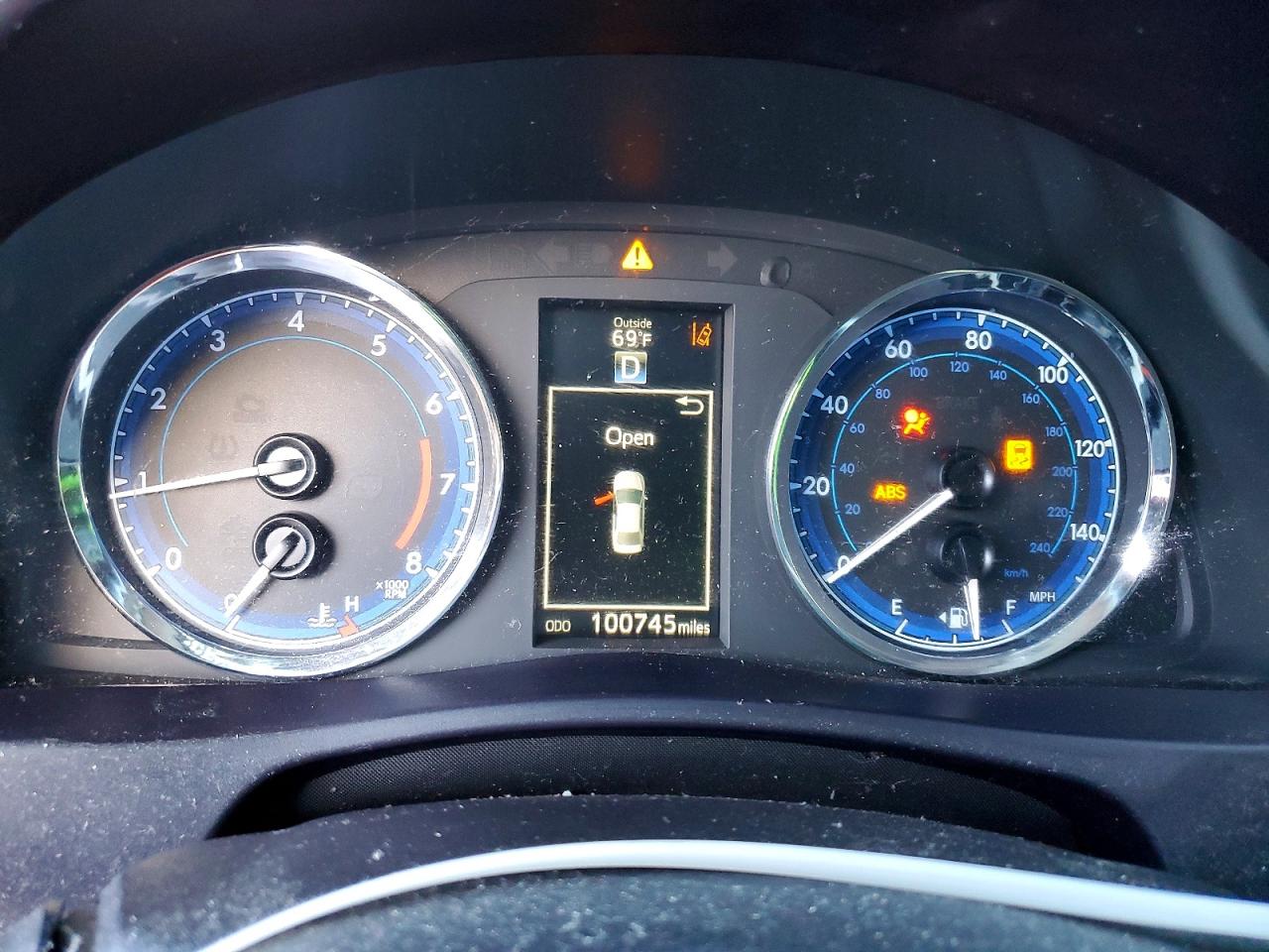2018 TOYOTA COROLLA SE photo 9