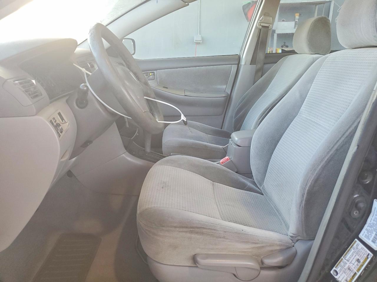 2005 TOYOTA COROLLA CE photo 13