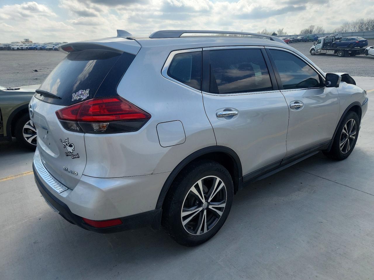 2017 NISSAN ROGUE SL photo 7