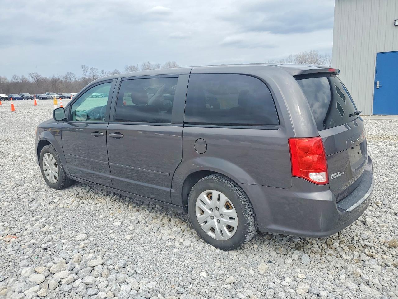 2015 DODGE GRAND CARAVAN SE photo 3
