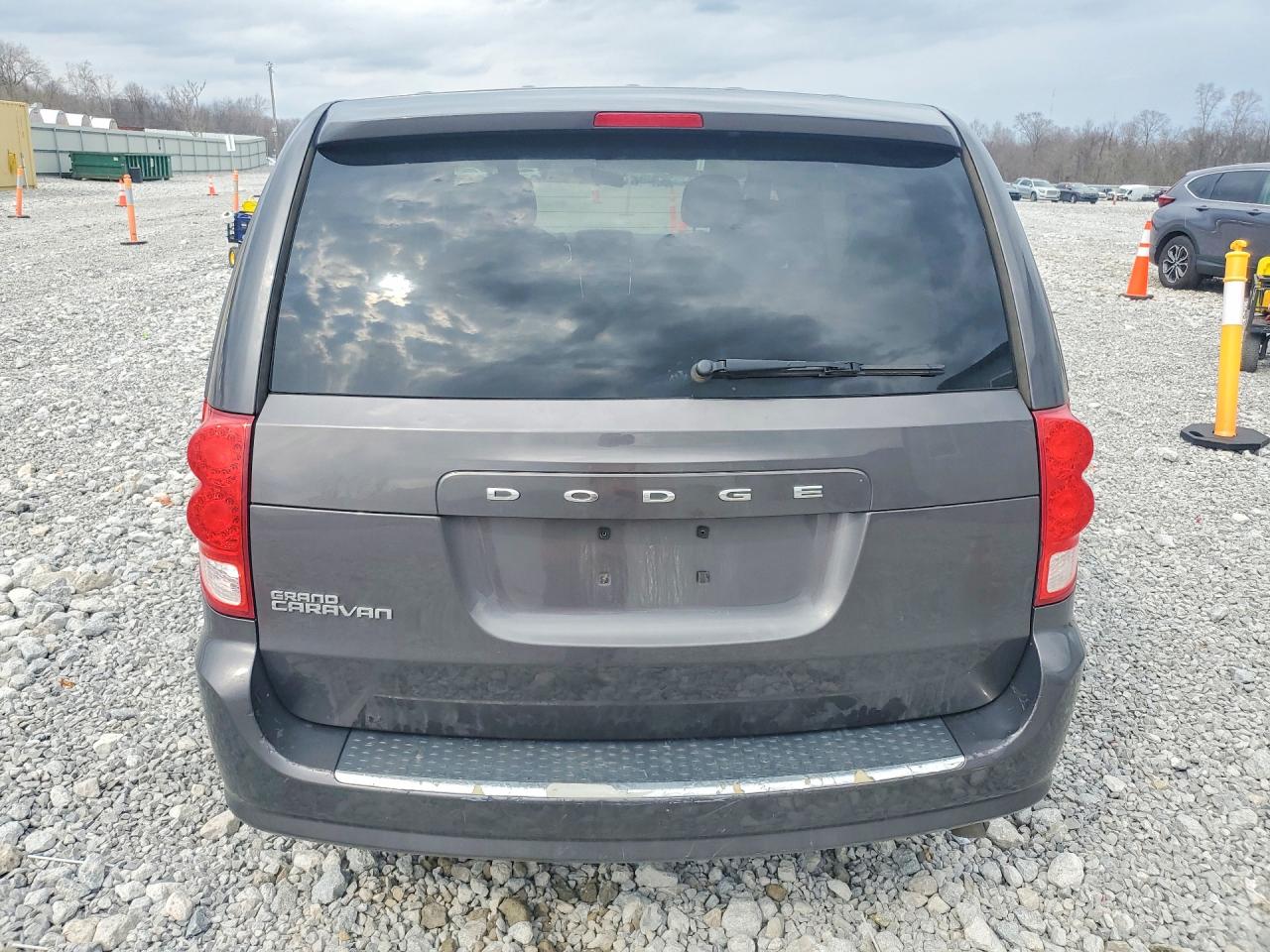 2015 DODGE GRAND CARAVAN SE photo 11