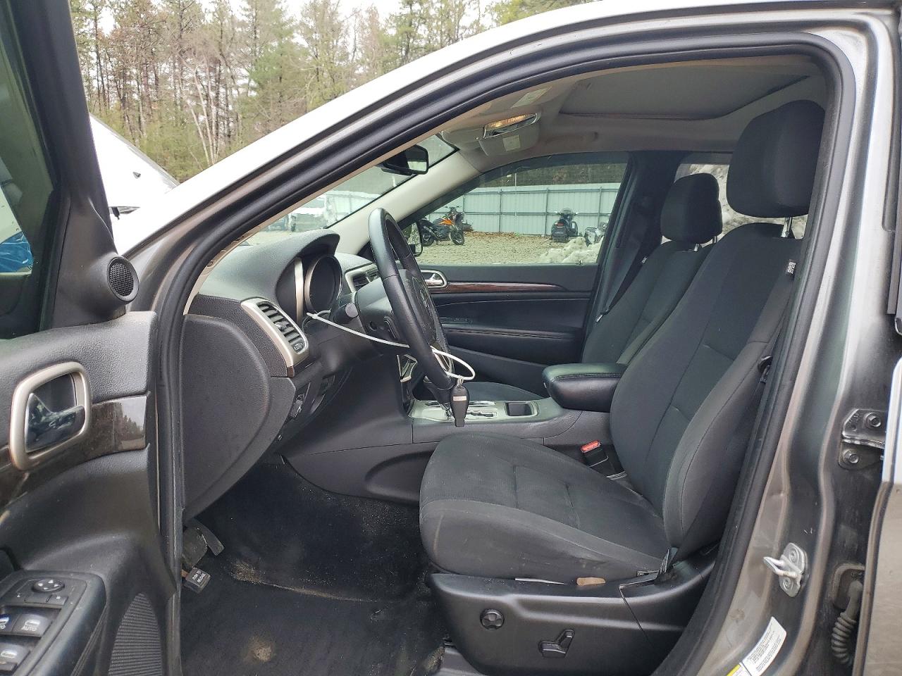 2012 JEEP GRAND CHEROKEE LAREDO photo 13