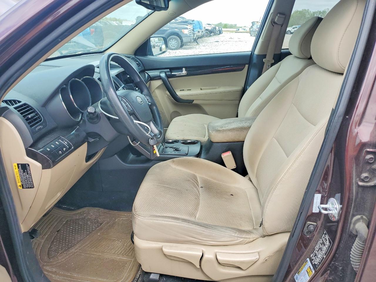 2012 KIA SORENTO LX photo 13