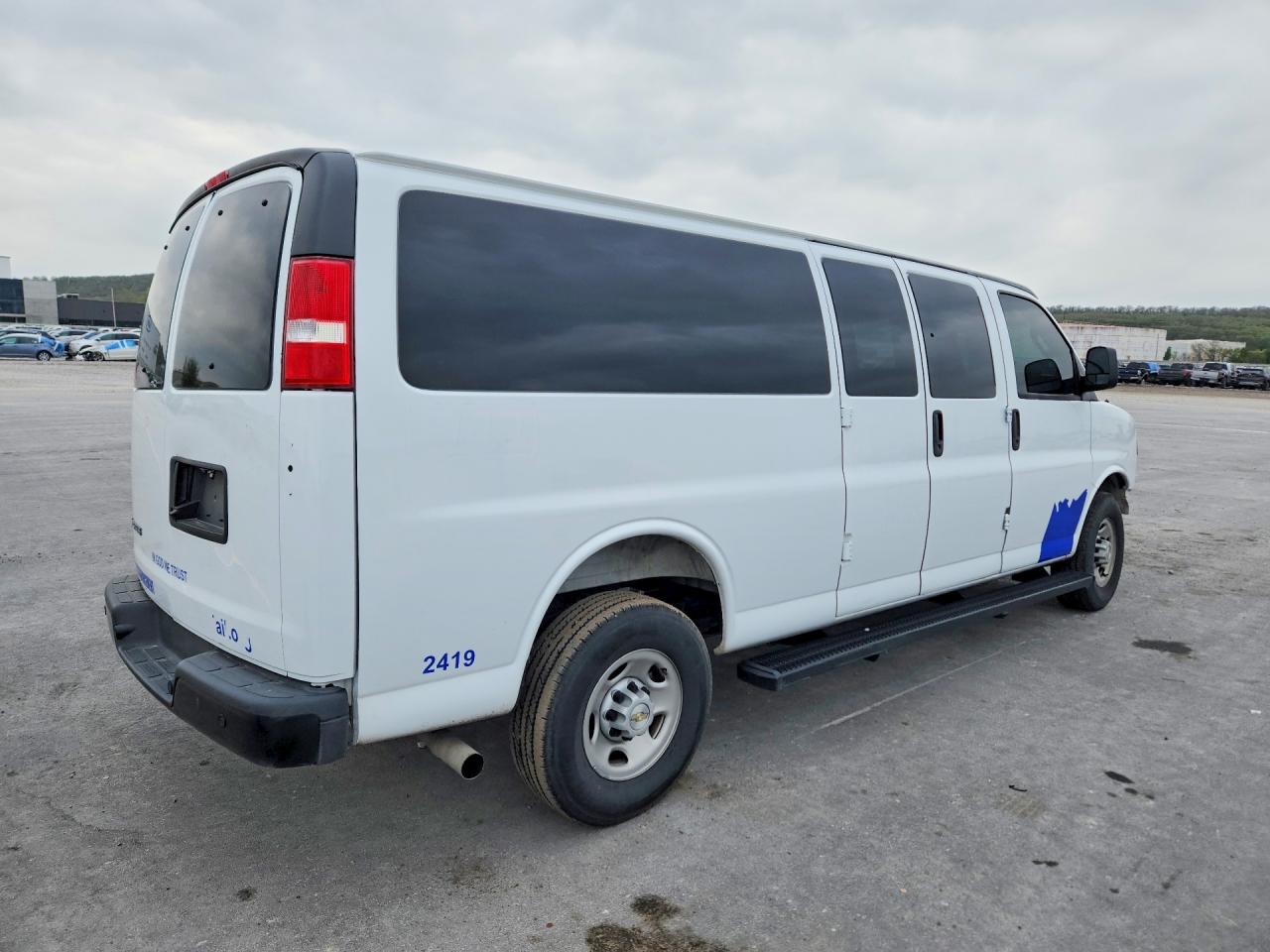 2024 CHEVROLET EXPRESS G3500 LS photo 7