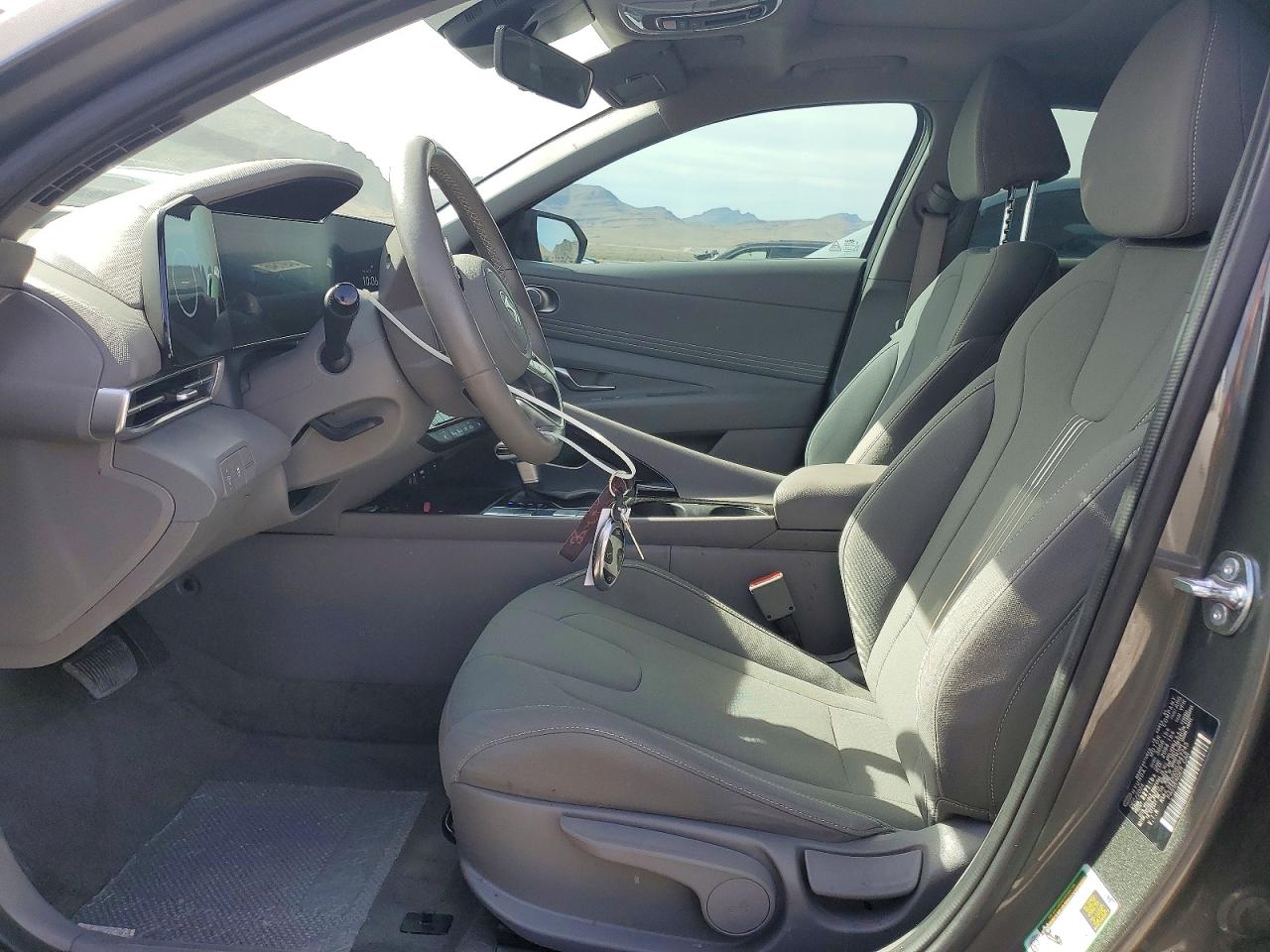 2025 HYUNDAI ELANTRA SEL CONVENIENCE photo 7