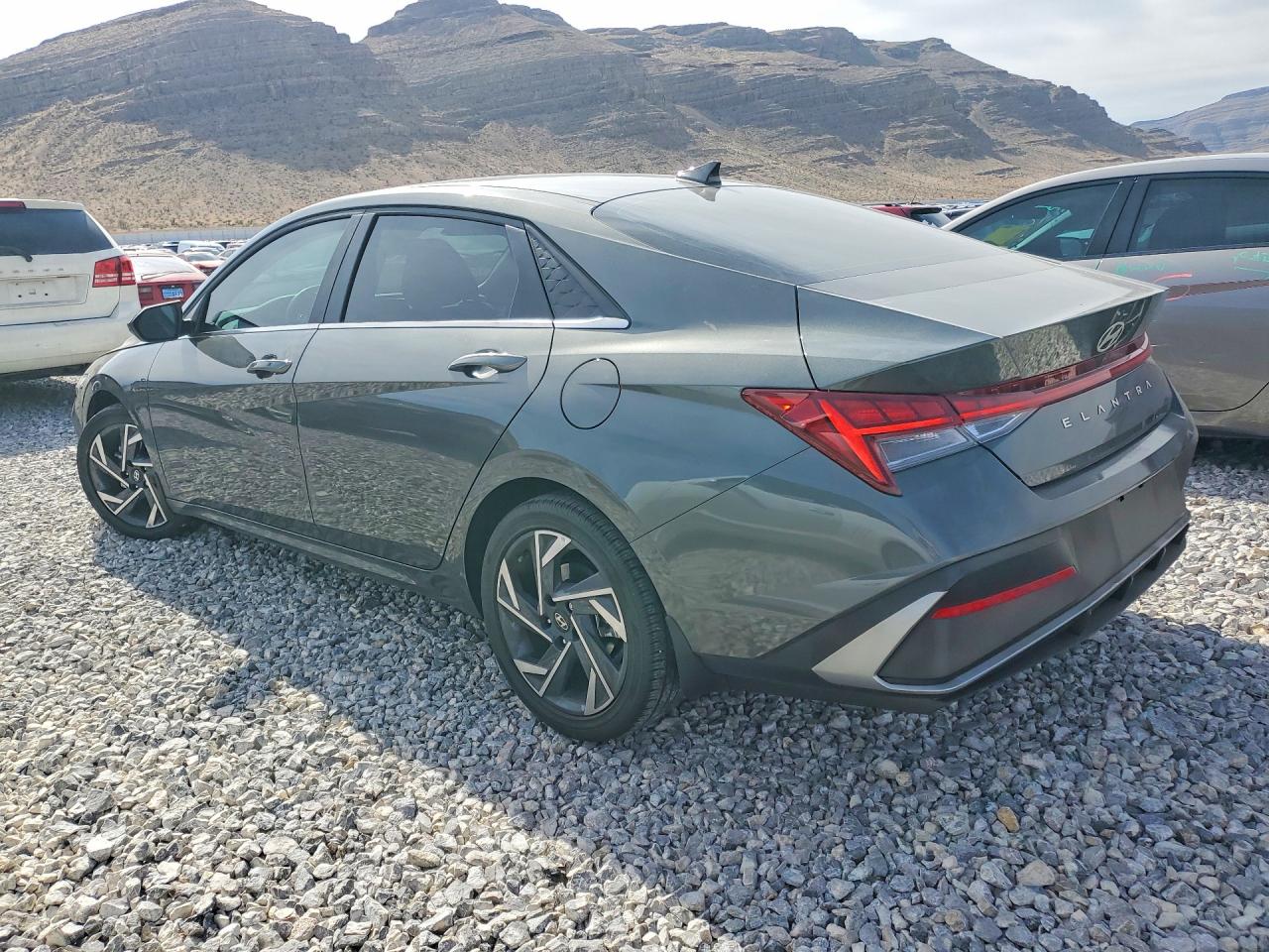 2025 HYUNDAI ELANTRA SEL CONVENIENCE photo 2