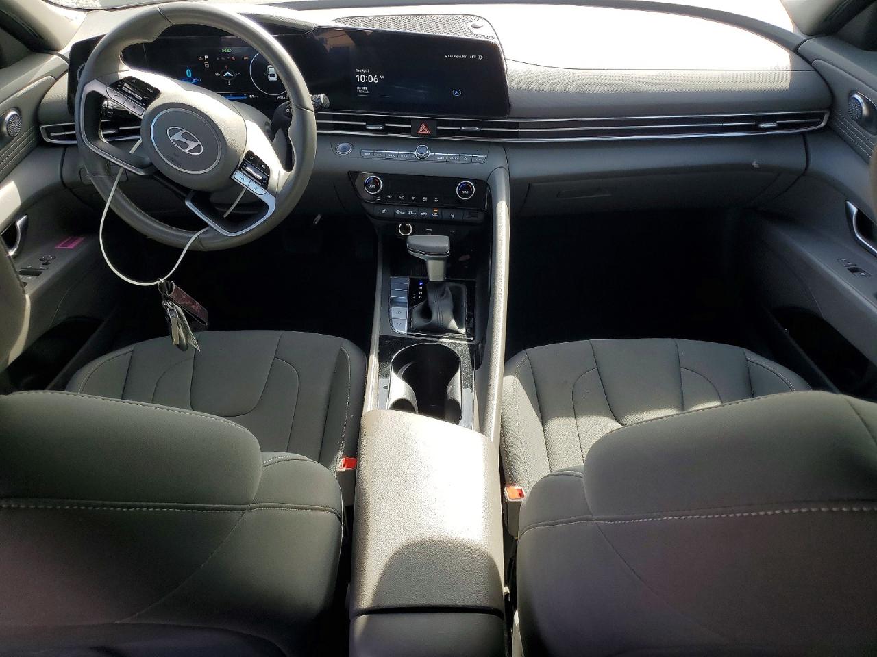 2025 HYUNDAI ELANTRA SEL CONVENIENCE photo 8