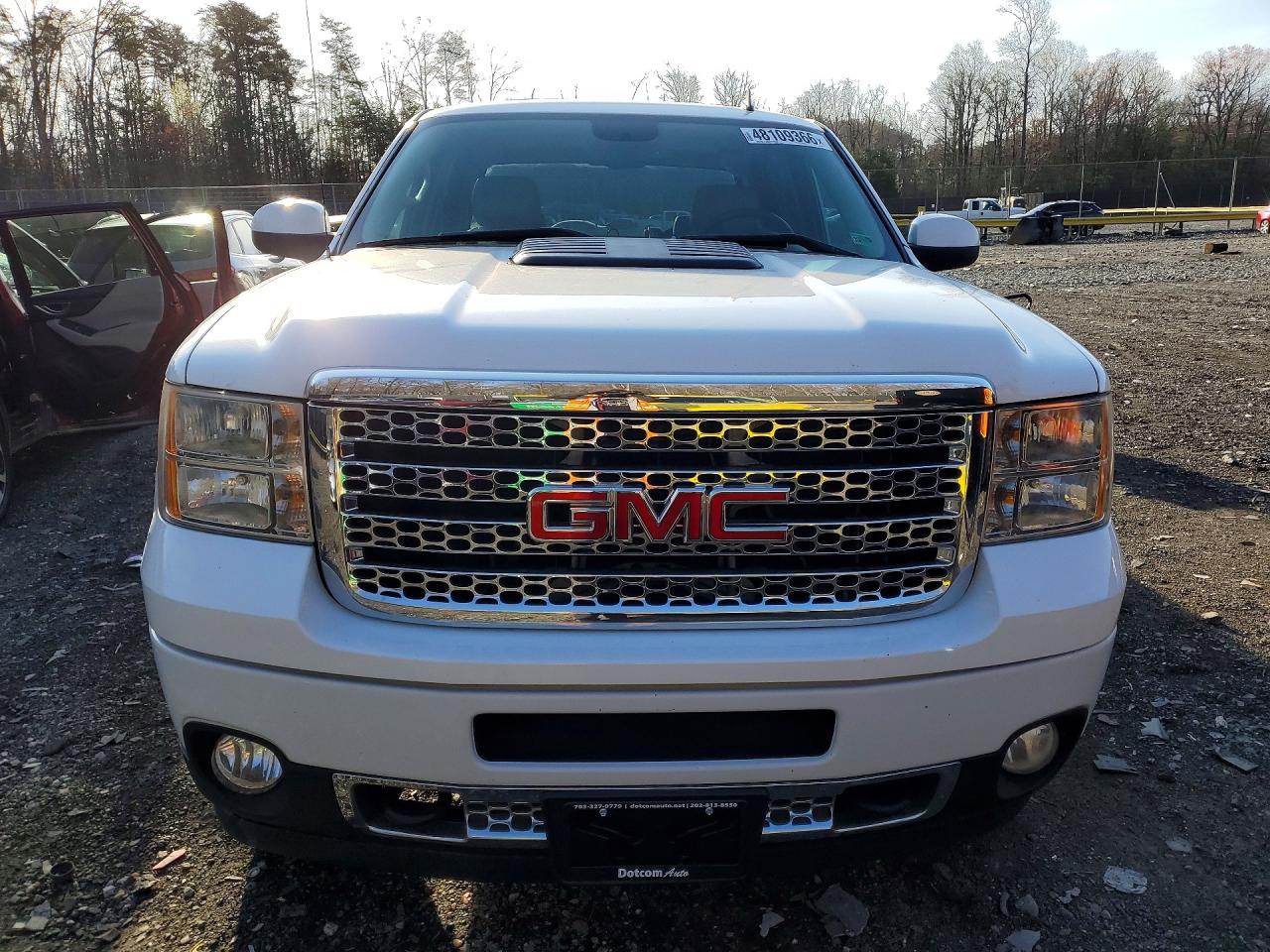 2011 GMC SIERRA K2500 DENALI photo 13